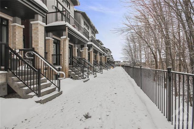546 Crescendo Private, House attached with 2 bedrooms, 2 bathrooms and 2 parking in Ottawa ON | Image 2
