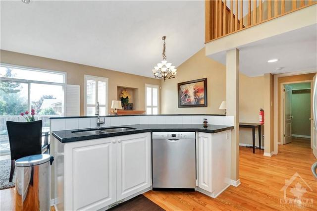 2877 Brigham Way, House detached with 4 bedrooms, 4 bathrooms and 6 parking in Ottawa ON | Image 7