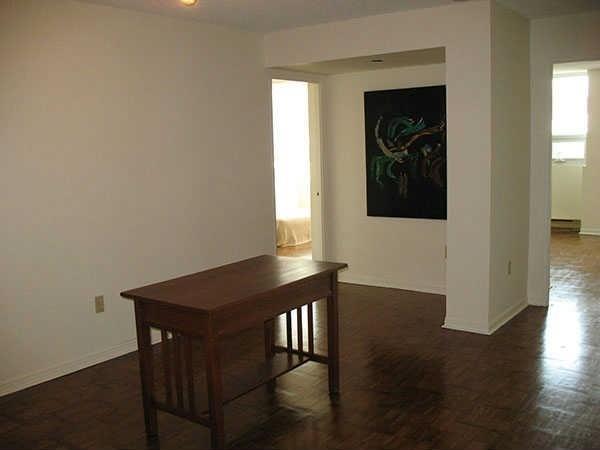 1003 - 71 Charles St E, Condo with 2 bedrooms, 2 bathrooms and 1 parking in Toronto ON | Image 4