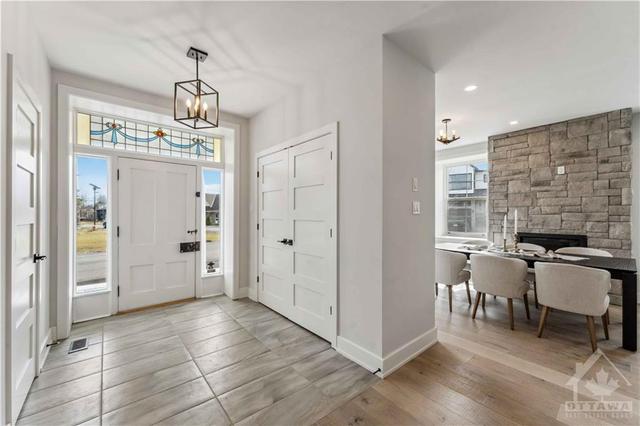 112 Theberge Private, House detached with 4 bedrooms, 4 bathrooms and 4 parking in Ottawa ON | Image 3