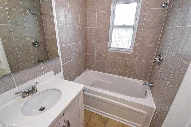 98 Facer Street, House detached with 3 bedrooms, 1 bathrooms and 3 parking in St. Catharines ON | Image 23