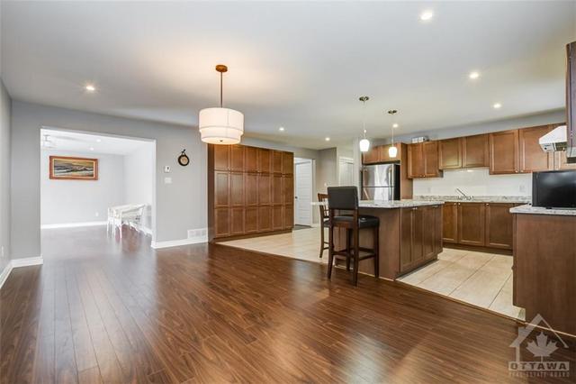 1468 Bortolotti Crescent, House detached with 4 bedrooms, 2 bathrooms and 6 parking in Ottawa ON | Image 9