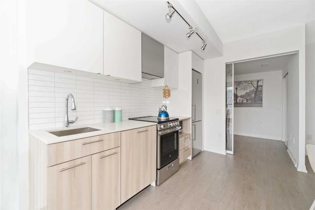 2908 - 251 Jarvis St, Condo with 2 bedrooms, 1 bathrooms and 1 parking in Toronto ON | Image 3