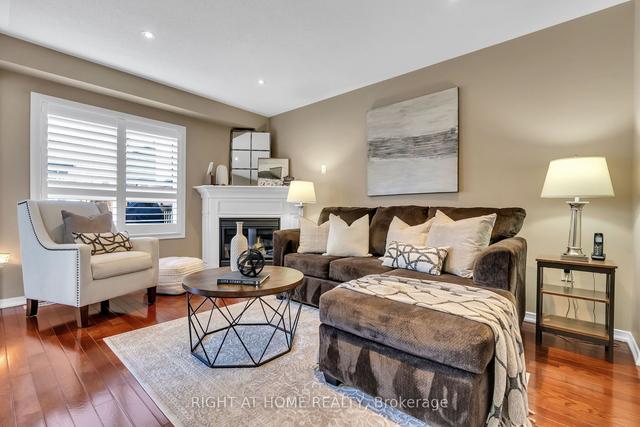 163 Courvier Cres, House detached with 3 bedrooms, 3 bathrooms and 3 parking in Clarington ON | Image 35
