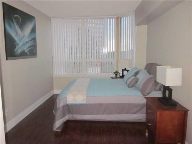 915 - 7 Bishop Ave, Condo with 1 bedrooms, 1 bathrooms and 1 parking in Toronto ON | Image 7