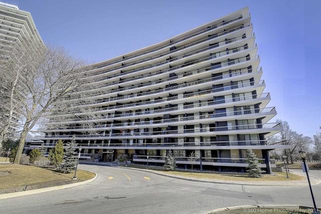 1006 - 115 Antibes Dr, Condo with 3 bedrooms, 2 bathrooms and 2 parking in Toronto ON | Image 1