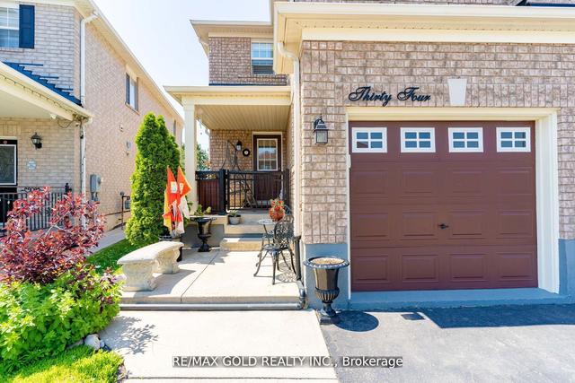 34 Jingle Cres, House semidetached with 3 bedrooms, 3 bathrooms and 3 parking in Brampton ON | Image 12