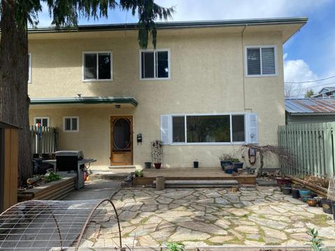 441 Richards Street W, House attached with 3 bedrooms, 2 bathrooms and 1 parking in Nelson BC | Card Image