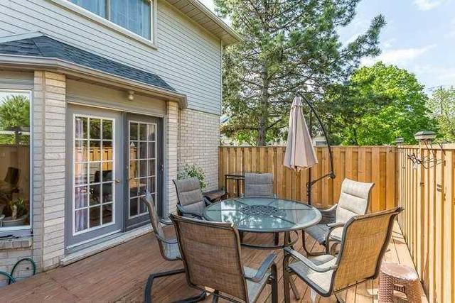 17 - 1 Royalwood Crt, Townhouse with 2 bedrooms, 3 bathrooms and 1 parking in Hamilton ON | Image 14