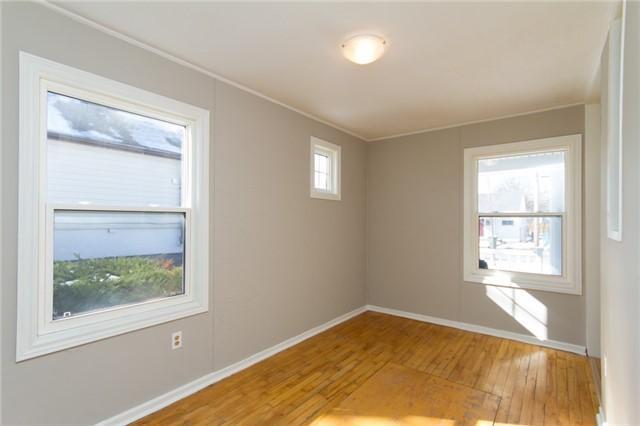 79 East 34th St, House detached with 3 bedrooms, 2 bathrooms and 3 parking in Hamilton ON | Image 4