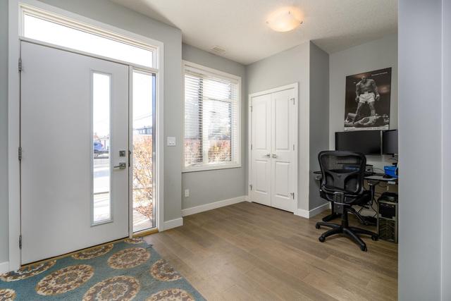 113 - 15 Rosscarrock Gate Sw, Home with 2 bedrooms, 2 bathrooms and 1 parking in Calgary AB | Image 4