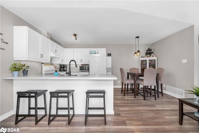 64 Logan Court, House semidetached with 3 bedrooms, 2 bathrooms and 6 parking in Barrie ON | Image 9