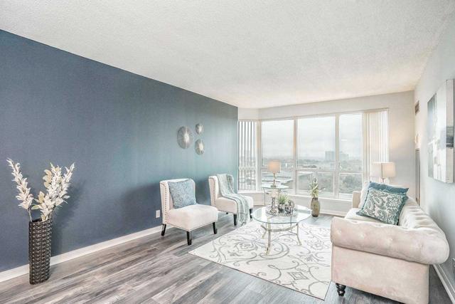 1002 - 18 Lee Centre Dr, Condo with 3 bedrooms, 2 bathrooms and 1 parking in Toronto ON | Image 3
