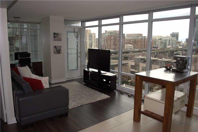 718 - 15 Brunel Crt, Condo with 1 bedrooms, 1 bathrooms and 1 parking in Toronto ON | Image 4