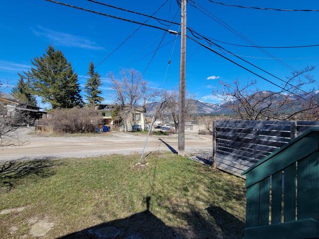 809 14th Street, House detached with 2 bedrooms, 2 bathrooms and null parking in Invermere BC | Image 14