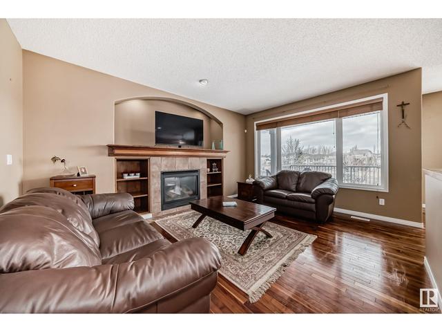 375 Calderon Cr Nw, House detached with 3 bedrooms, 2 bathrooms and null parking in Edmonton AB | Image 6