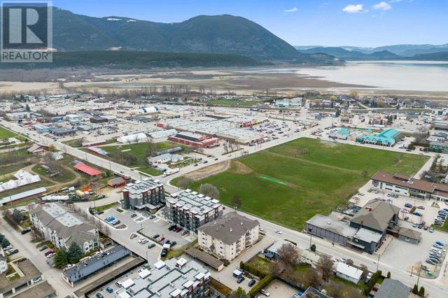 302 - 160 5 Avenue Sw, Condo with 2 bedrooms, 2 bathrooms and 1 parking in Salmon Arm BC | Image 3