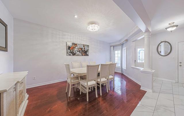 71 Cedarcrest Cres, House attached with 3 bedrooms, 4 bathrooms and 3 parking in Richmond Hill ON | Image 3