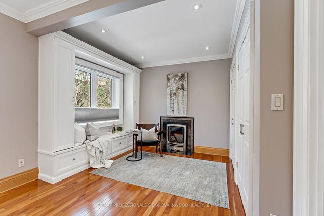 27 Parkview Gdns, House detached with 3 bedrooms, 3 bathrooms and 2 parking in Toronto ON | Image 7