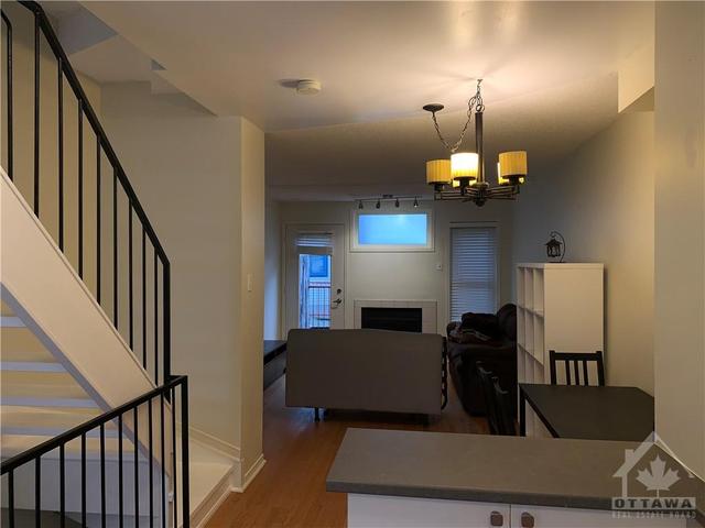 c - 90 Templeton Street, Townhouse with 2 bedrooms, 2 bathrooms and 1 parking in Ottawa ON | Image 4
