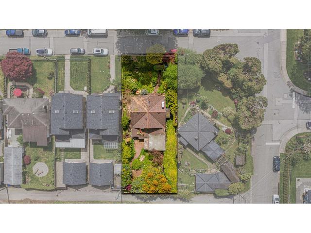 1384 Hope Road, House detached with 3 bedrooms, 2 bathrooms and null parking in North Vancouver BC | Card Image
