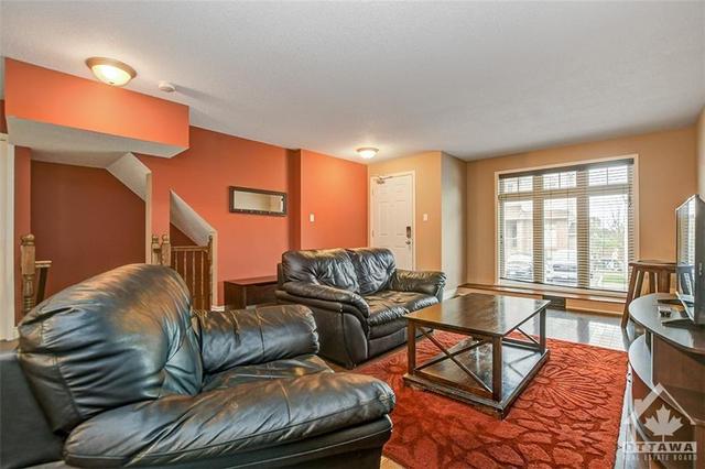 562 Reardon Private, House attached with 3 bedrooms, 2 bathrooms and 1 parking in Ottawa ON | Image 5