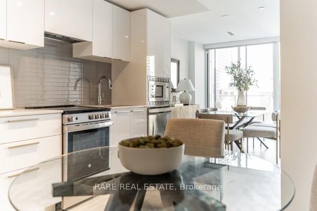 405 - 18 Maitland Terr, Condo with 3 bedrooms, 3 bathrooms and 1 parking in Toronto ON | Image 3