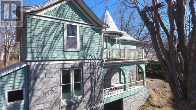 36 King Street, House detached with 3 bedrooms, 2 bathrooms and null parking in Shelburne NS | Image 2
