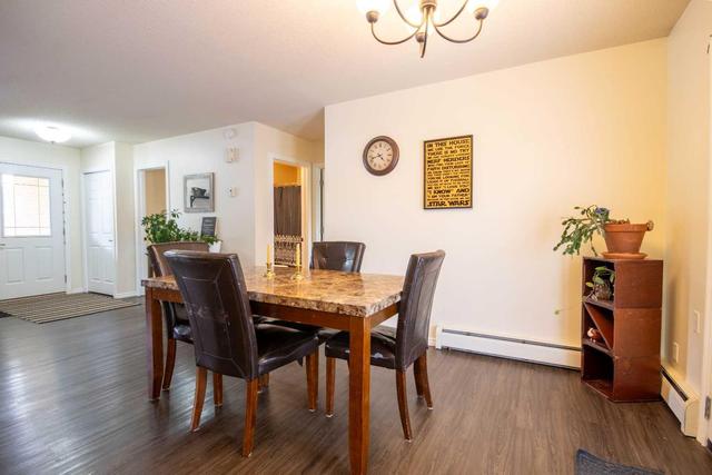 5210 42 Street, House detached with 4 bedrooms, 2 bathrooms and 4 parking in Olds AB | Image 5