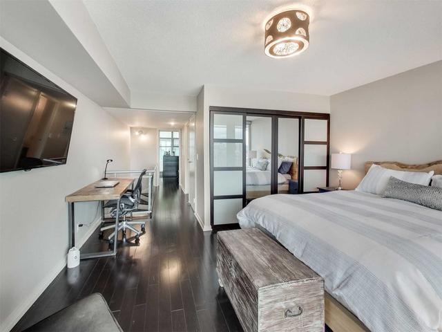922 - 388 Richmond St W, Condo with 2 bedrooms, 2 bathrooms and 0 parking in Toronto ON | Image 10
