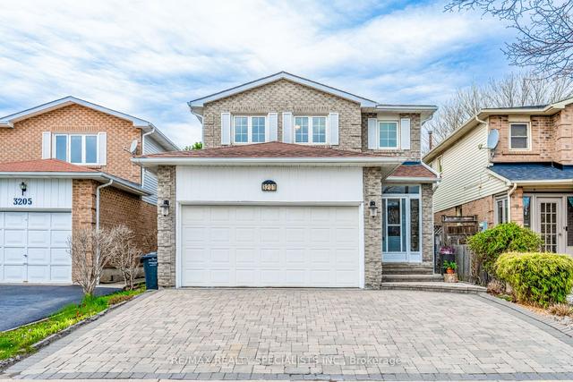 3201 Osbourne Rd, House detached with 4 bedrooms, 3 bathrooms and 3 parking in Mississauga ON | Image 1