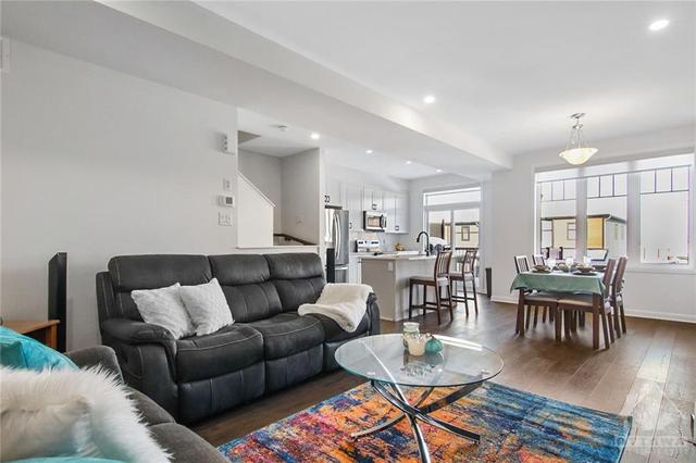 135 Attwell Private, Townhouse with 2 bedrooms, 3 bathrooms and 2 parking in Ottawa ON | Image 7