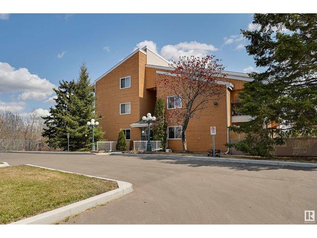 201 - 4601 131 Av Nw, Condo with 2 bedrooms, 1 bathrooms and 2 parking in Edmonton AB | Image 2