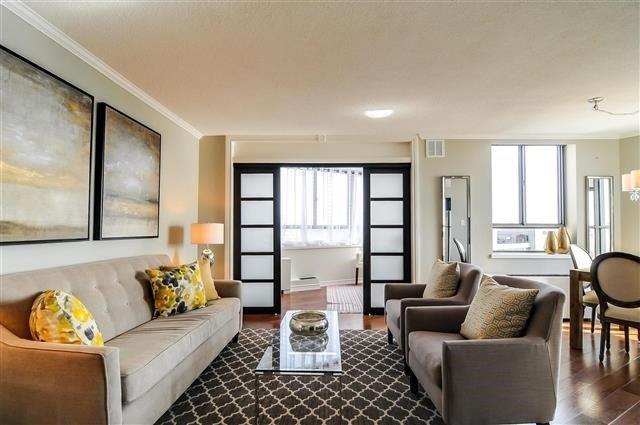 1001 - 270 Queens Quay W, Condo with 1 bedrooms, 1 bathrooms and 1 parking in Toronto ON | Image 2