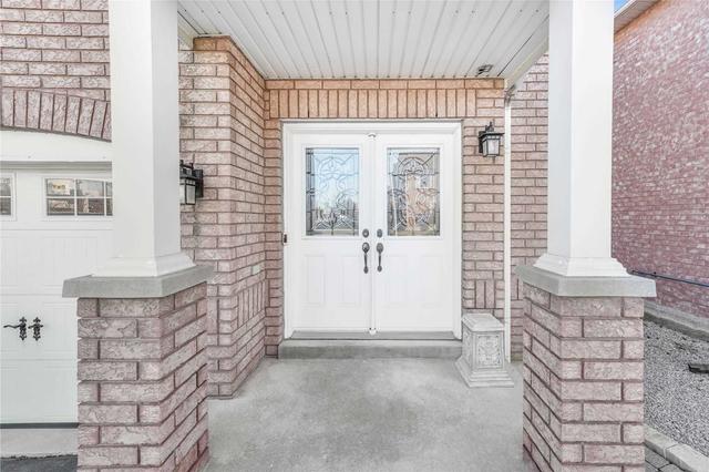 61 Ozner Cres, House semidetached with 3 bedrooms, 4 bathrooms and 4 parking in Vaughan ON | Image 23
