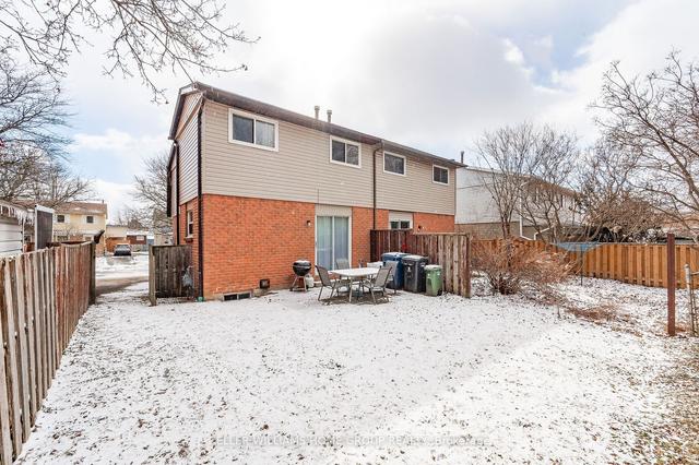 19 Mason Crt, House semidetached with 3 bedrooms, 2 bathrooms and 3 parking in Guelph ON | Image 20