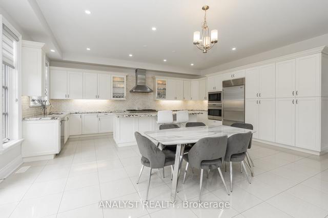 95 Sarracini Cres, House detached with 4 bedrooms, 7 bathrooms and 9 parking in Vaughan ON | Image 8