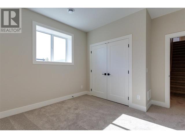 3438 Hilltown Close, House detached with 3 bedrooms, 3 bathrooms and 4 parking in Kelowna BC | Image 29