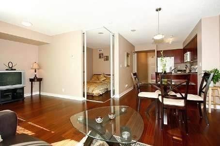 2106 - 381 Front St, Condo with 1 bedrooms, 1 bathrooms and null parking in Toronto ON | Image 6