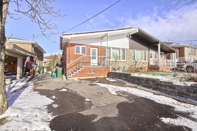 34 Fallingdale Cres, House semidetached with 4 bedrooms, 3 bathrooms and 2 parking in Toronto ON | Image 23