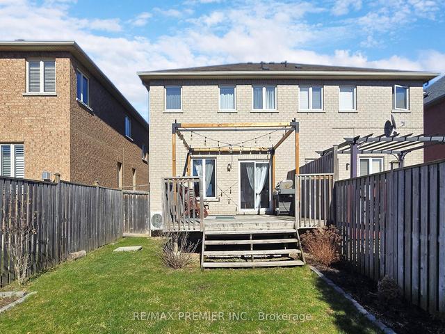 32 Black Maple Cres, House semidetached with 3 bedrooms, 4 bathrooms and 3 parking in Vaughan ON | Image 32