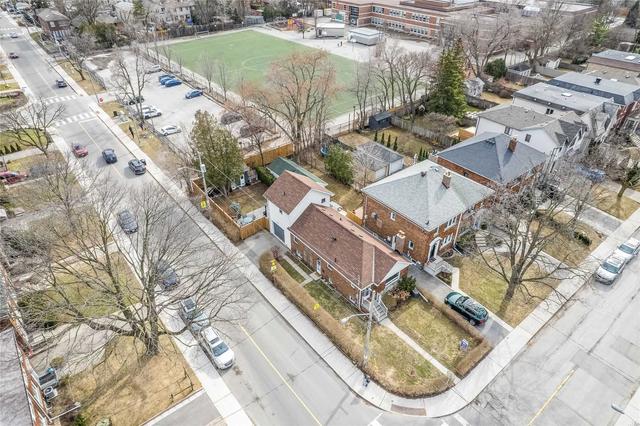 535 Broadway Ave, House detached with 2 bedrooms, 3 bathrooms and 3 parking in Toronto ON | Image 12