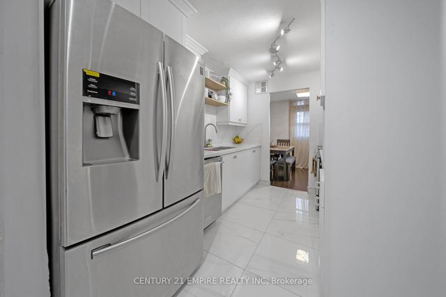 305 - 270 Palmdale Dr, Condo with 2 bedrooms, 1 bathrooms and 1 parking in Toronto ON | Image 5