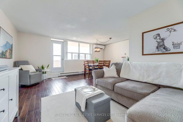 703 - 700 Dynes Rd, Condo with 2 bedrooms, 2 bathrooms and 2 parking in Burlington ON | Image 2