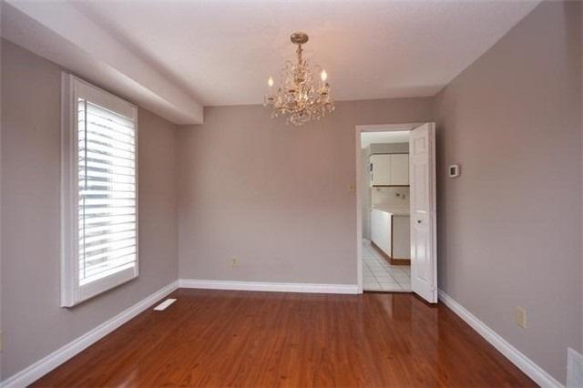 31 - 2006 Glenada Cres, Townhouse with 3 bedrooms, 4 bathrooms and 1 parking in Oakville ON | Image 4