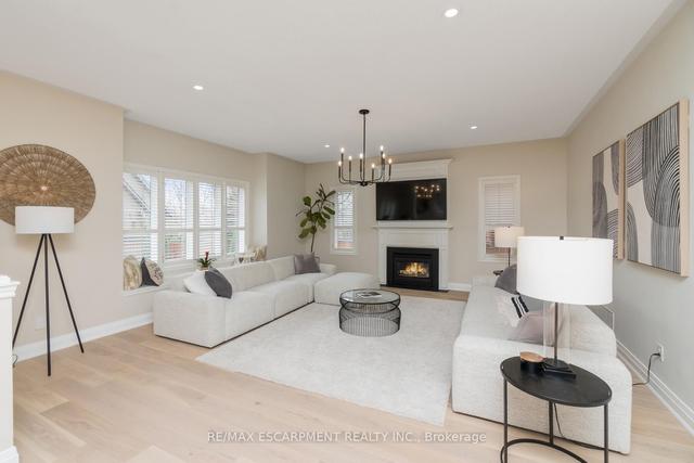 2175 North Ridge Tr, House detached with 5 bedrooms, 4 bathrooms and 4 parking in Oakville ON | Image 5