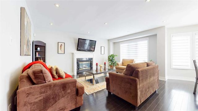72 Cobblestone Crt, House detached with 5 bedrooms, 6 bathrooms and 8 parking in Brampton ON | Image 2