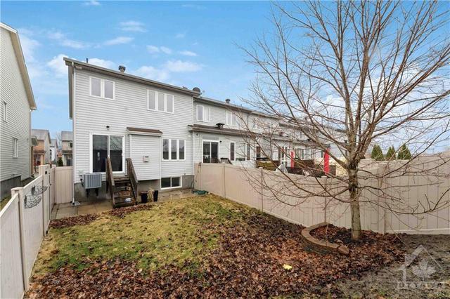 220 Macoun Circle, Townhouse with 3 bedrooms, 4 bathrooms and 3 parking in Ottawa ON | Image 27