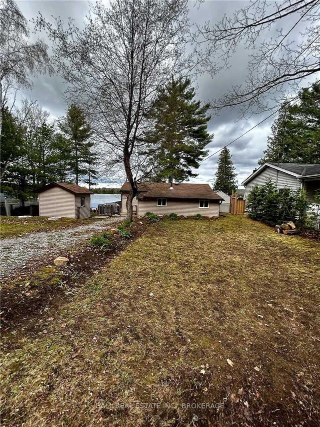 2099 White Lake Rd W, House detached with 2 bedrooms, 1 bathrooms and 4 parking in Douro Dummer ON | Image 24
