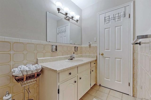 149 Albany Dr, House semidetached with 3 bedrooms, 2 bathrooms and 5 parking in Vaughan ON | Image 18